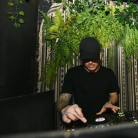 DJ CURTIS LEON
