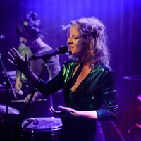 MELODY LINHART